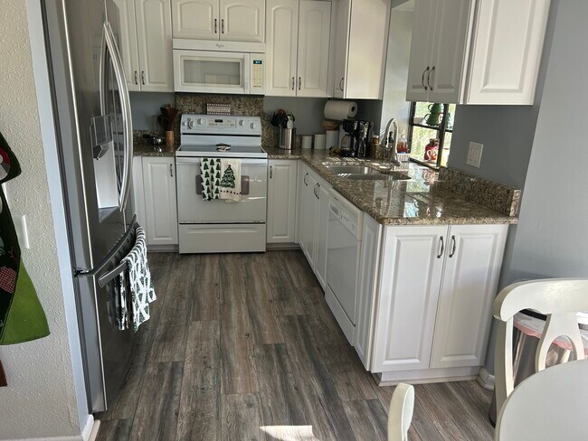 Foto del edificio - 3016 Landmark Blvd