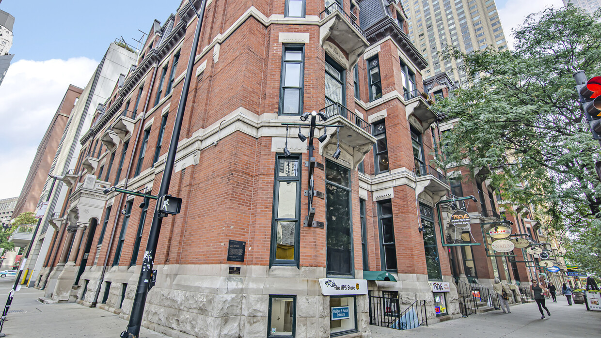 Foto principal - 801 N Wabash Ave