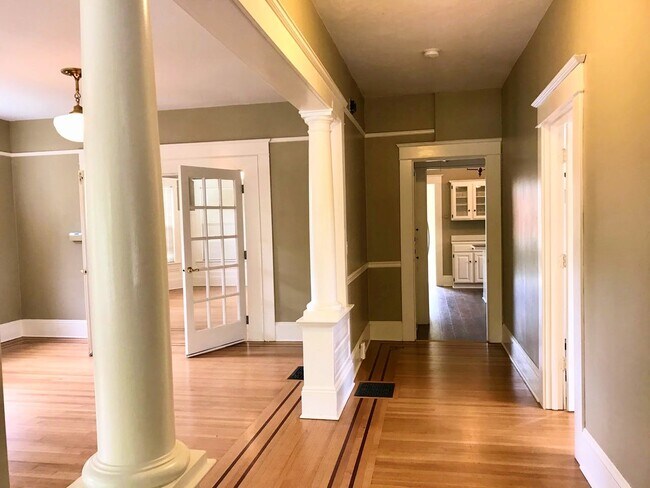 Foto del edificio - 2132 NE Schuyler St