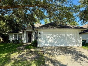 Building Photo - 2462 Coachman Lakes Dr
