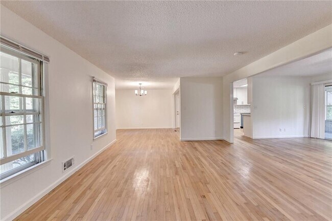 Foto del edificio - 2628 Whitehurst Dr