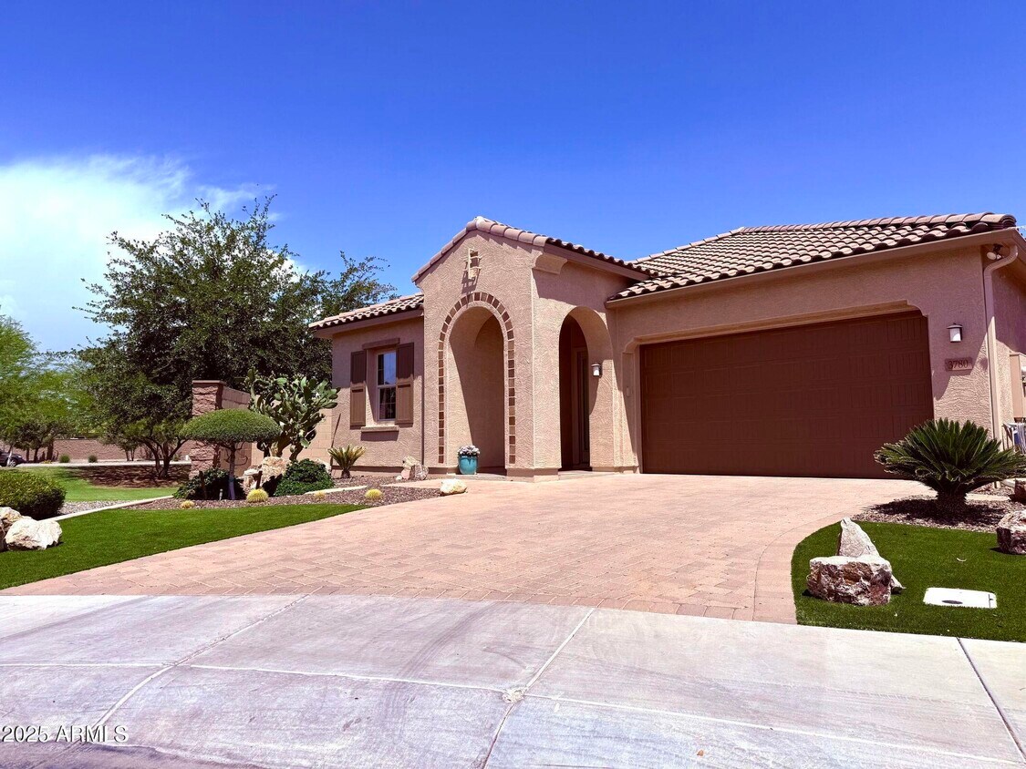 Foto principal - 3780 E Rakestraw Ln