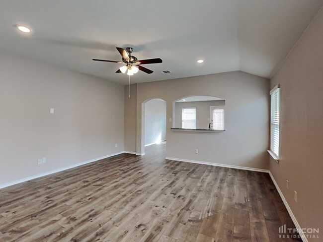 Building Photo - 2514 Henley Dr