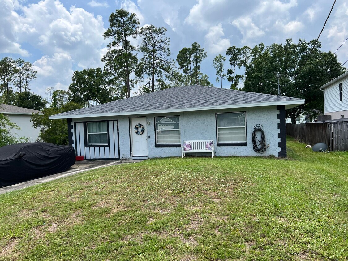 2170 Central Pkwy, DeLand, FL 32724 House for Rent in DeLand, FL