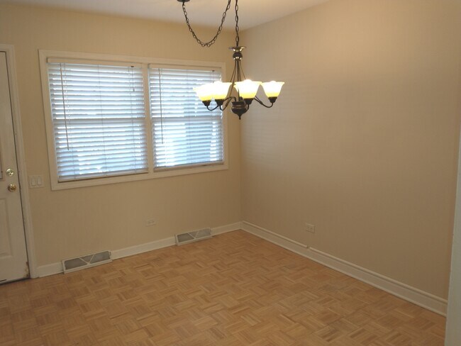 Building Photo - 316 S Glendale Ave