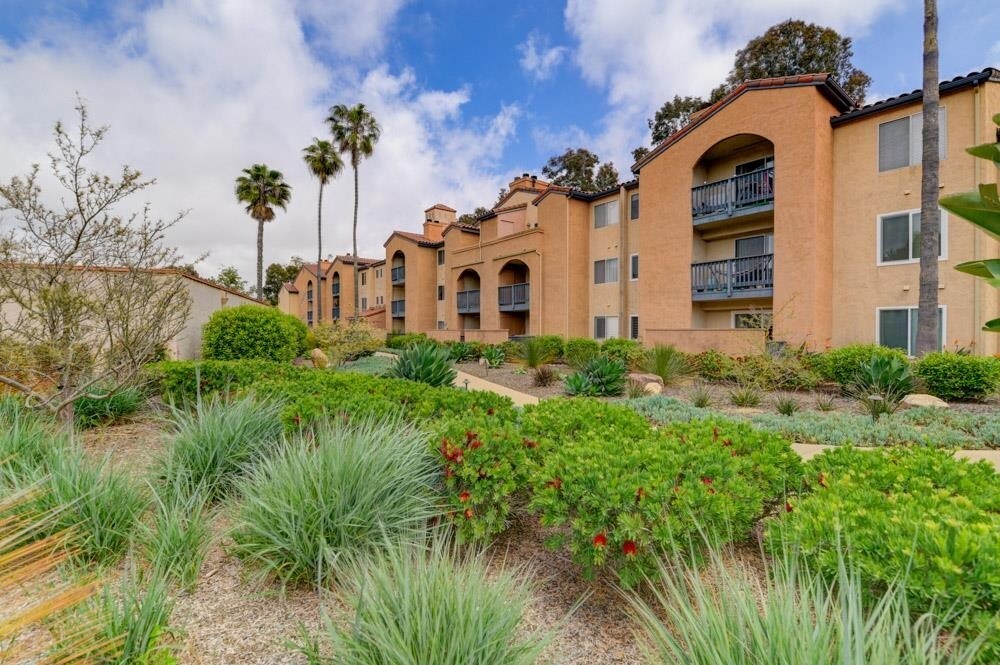 Primary Photo - 7180 Shoreline Dr