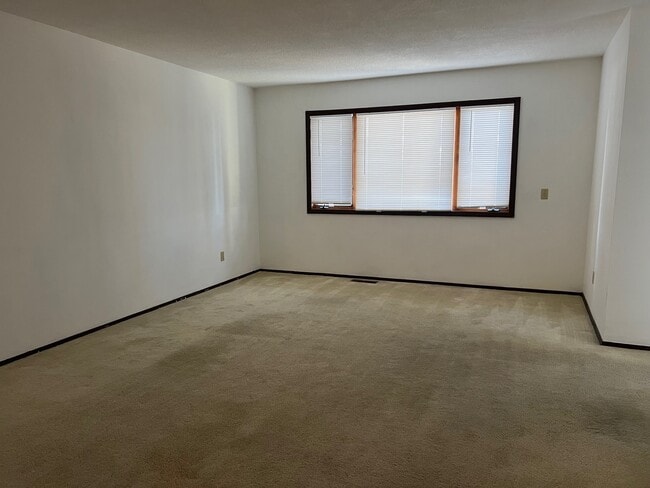 Building Photo - 860 Devonshire Pl