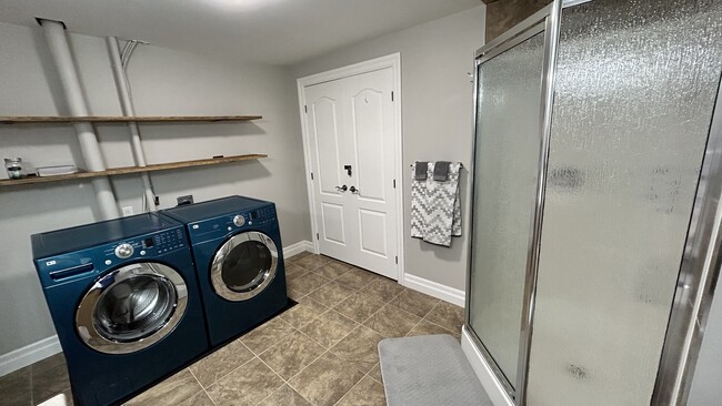 Lessive - 11 Neretva St