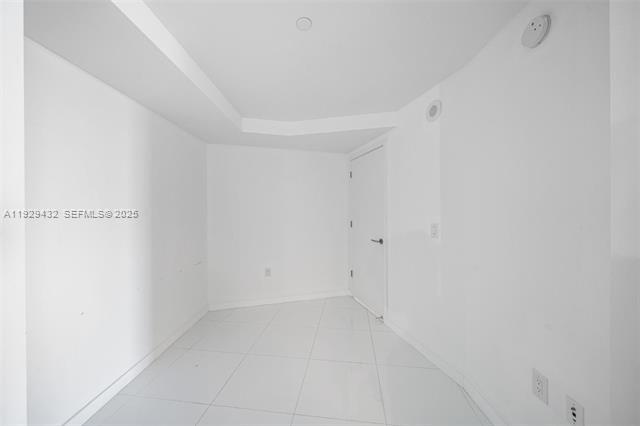 Building Photo - 851 NE 1st Ave