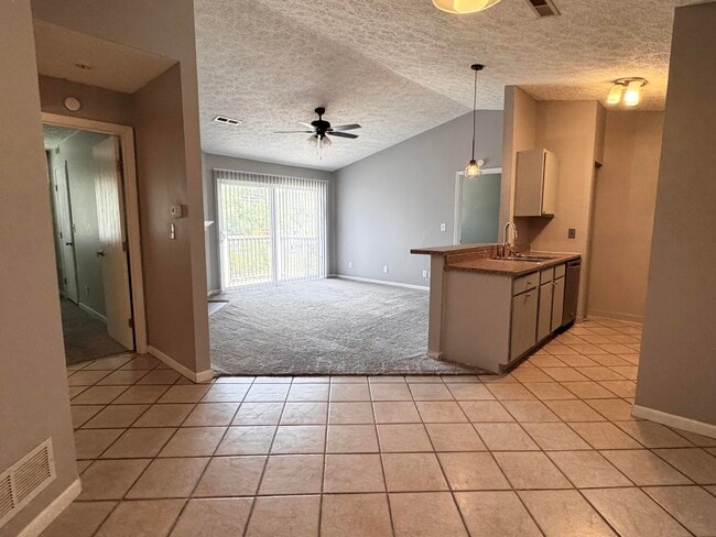 Building Photo - 38 Woodland Hills Dr