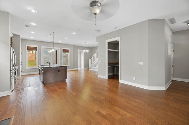 Foto del edificio - 3109 Cunningham Ln