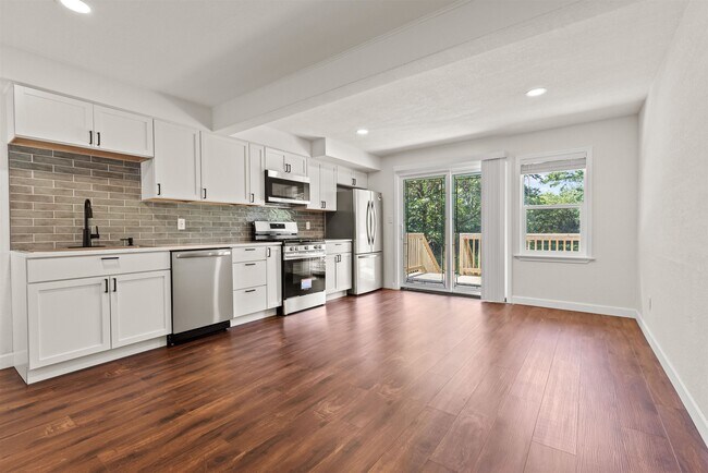 Foto del edificio - 7330 Olde Creek Rd