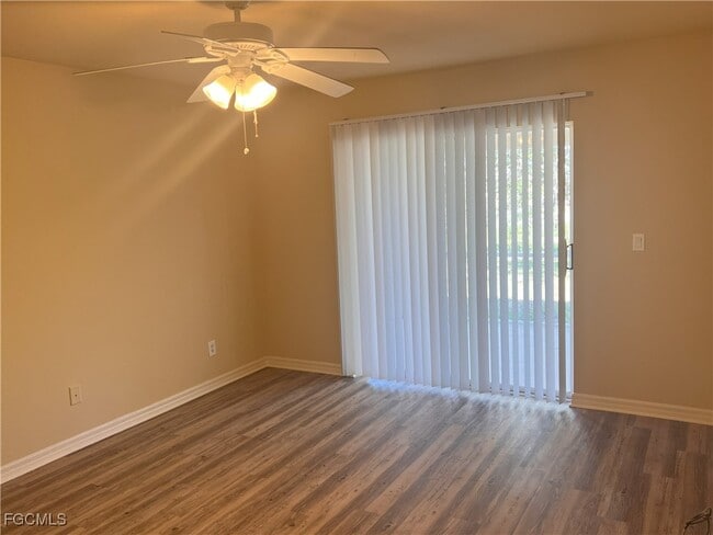 Building Photo - 310 SW 24th Ave