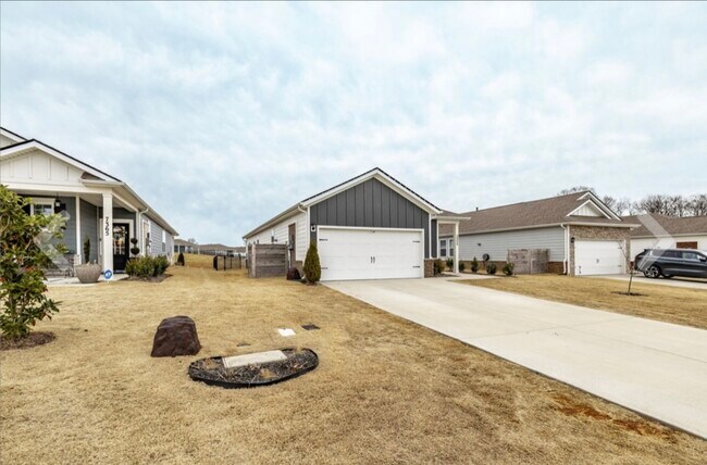 Foto del edificio - 7355 Lang Ave