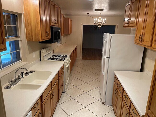 Foto del edificio - Charming 2 bedroom plus bonus room and 2 b...
