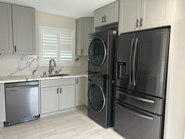 Cocina - 111 E 13th St