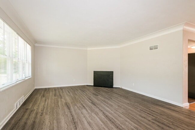 Foto del edificio - 605 Plantmore Dr