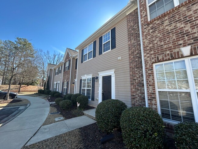 Building Photo - 3 Bedroom | 2.5 Bathroom Townhome *MOVE IN...