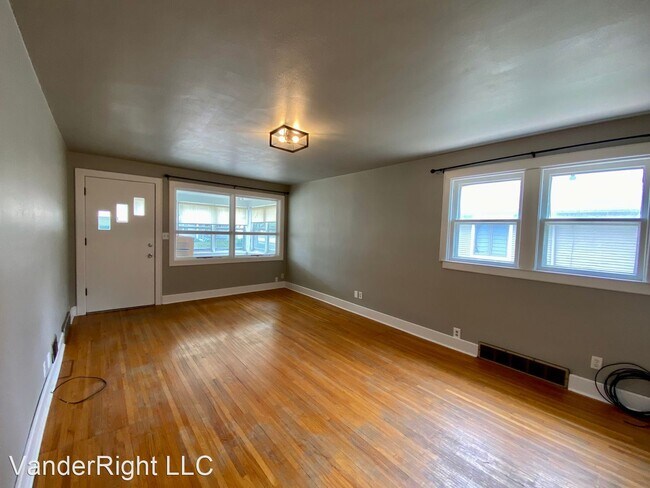 Foto del edificio - 3 br, 2 bath House - 729 S West Ave