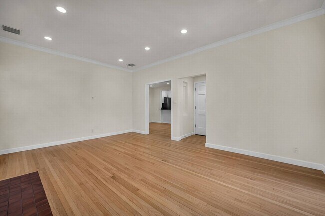 Foto del edificio - 2828 Avenel St