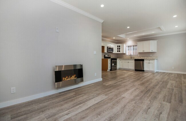 Building Photo - Olive Avenue Triplex
