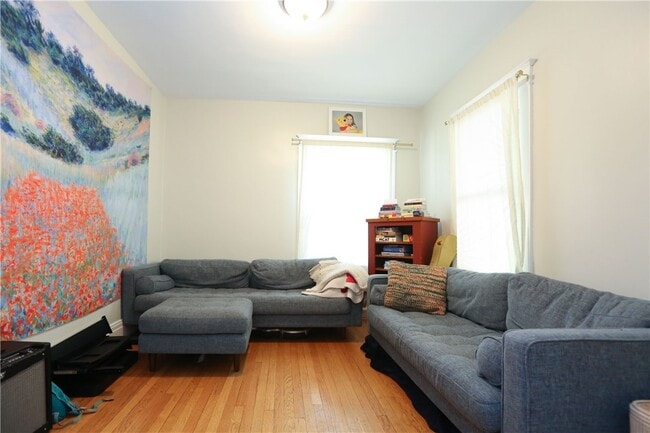 Building Photo - 294 Laburnam Crescent