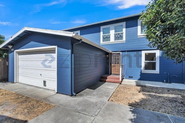 Building Photo - Unit N/a