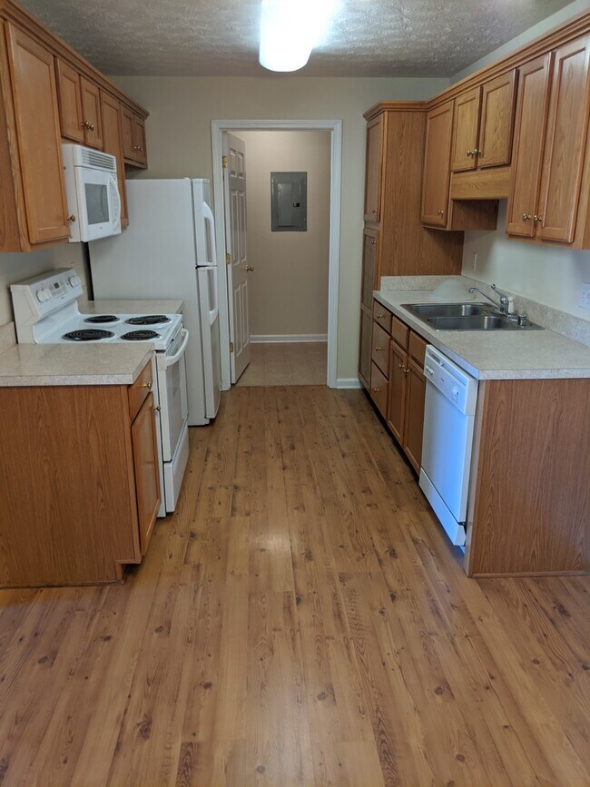 Building Photo - 5601 Chariot Run Dr