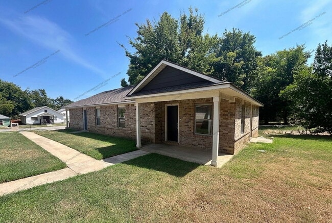 Building Photo - 1612 S P St
