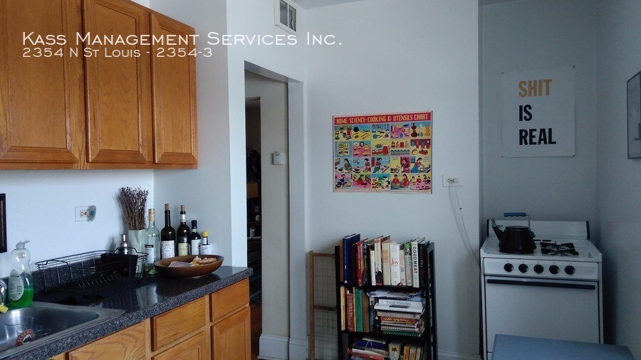 Primary Photo - 2354 N St Louis Ave