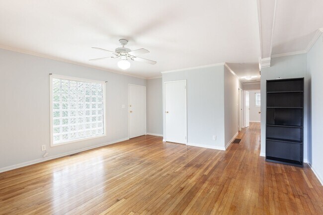 Foto del edificio - 3BR/2.5BA in Ideal Smyrna Location w/ Deck...
