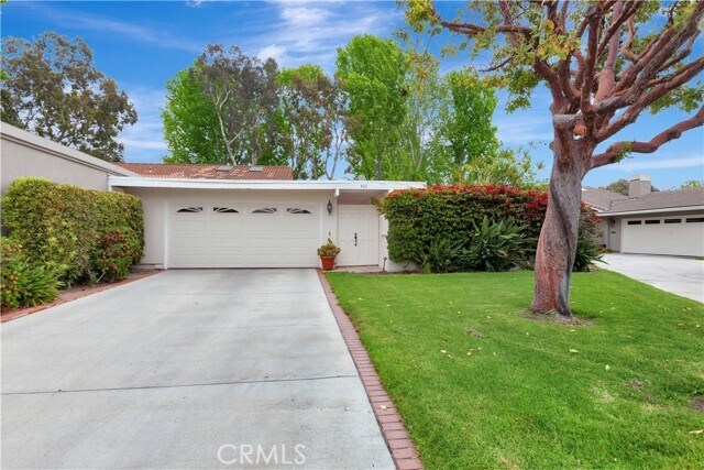 Primary Photo - 432 Onda