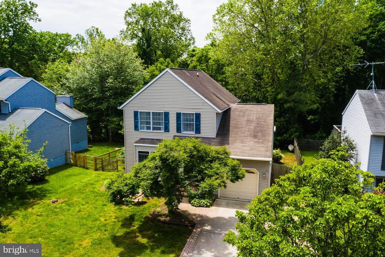 Primary Photo - 1004 Tasker Ln