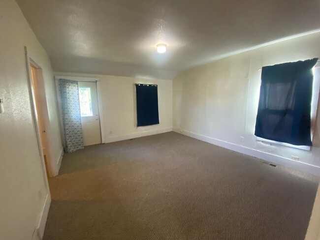 Foto del edificio - 2 BED | 1 BATH | SINGLE-LEVEL HOME | NORTH