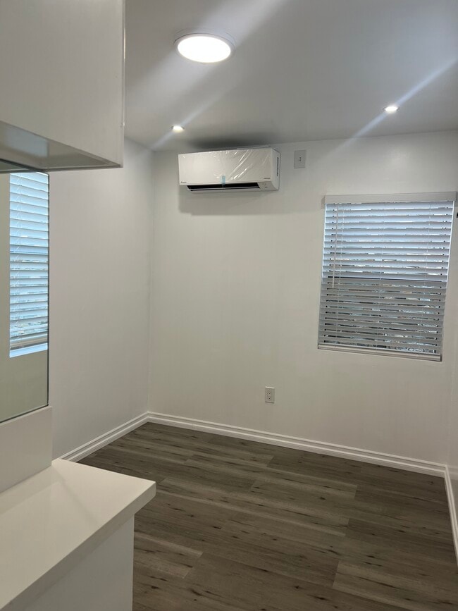 Foto del edificio - 1444 Alvira St