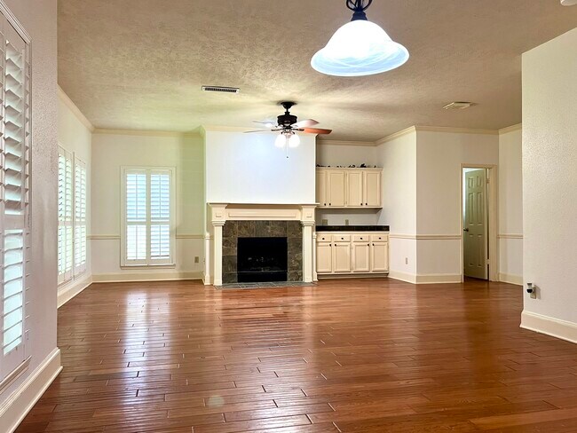 Foto del edificio - 12803 Birch Falls Rd