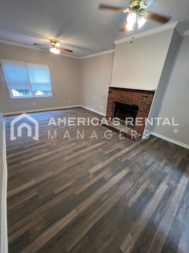 Building Photo - MOVE-IN SPECIAL!!! - Townhome For Rent In Pelham!!! Available NOW!! - RECEIVE A $500 GIFT CARD AF...