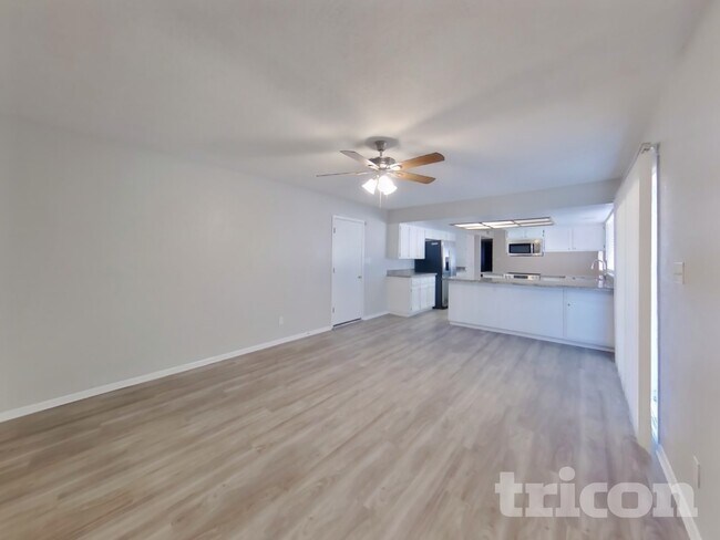 Building Photo - 1550 E Kramer St