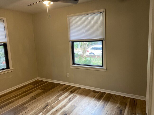 Foto del edificio - 2046 W 17th St
