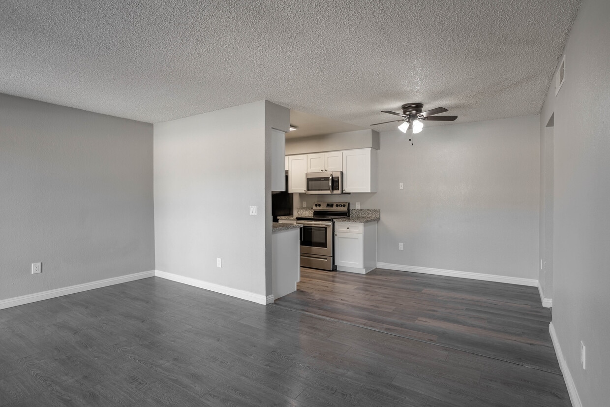 Photo - Falcon Pointe Apartments