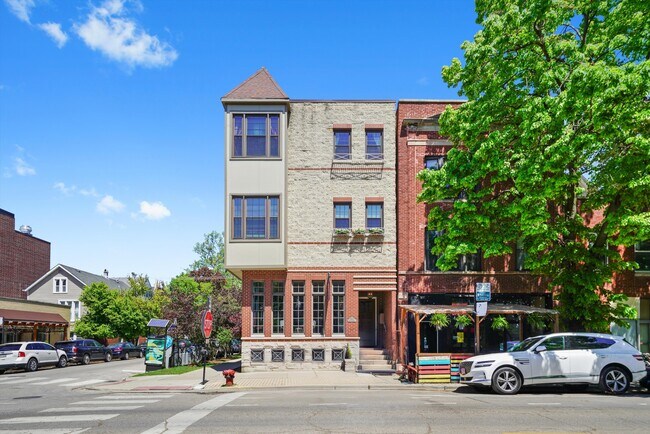 Foto del edificio - 2024 W Roscoe St