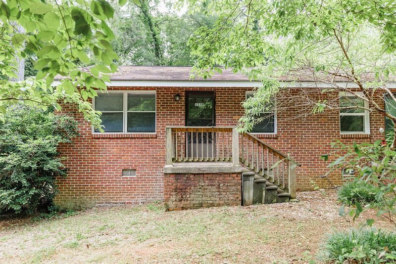 Primary Photo - 152 Gaines Ct