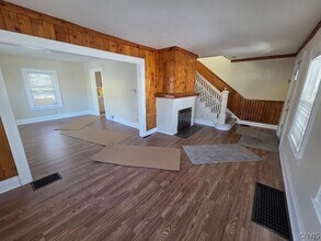 Building Photo - 210 N Midler Ave
