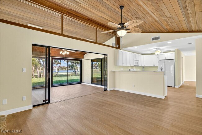 Foto del edificio - 16828 Coriander Ln