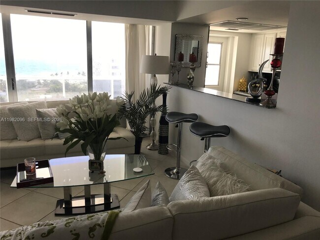 Foto del edificio - 2841 N Ocean Blvd