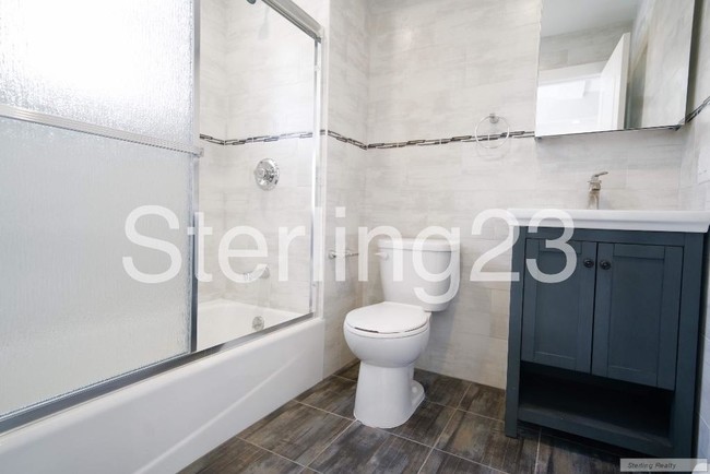Foto del edificio - 2329 32nd St