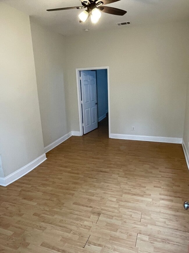 Foto del edificio - 2BD/1BA Shotgun in MidCity, with Backyard!