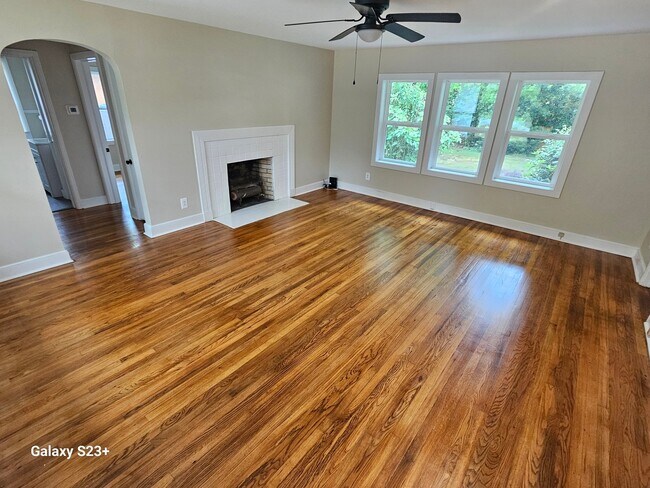 Foto del edificio - 1708 Clarkson Ave