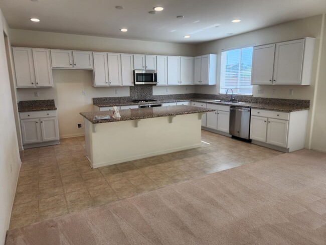 Building Photo - 36300 Golden Poppy Ln