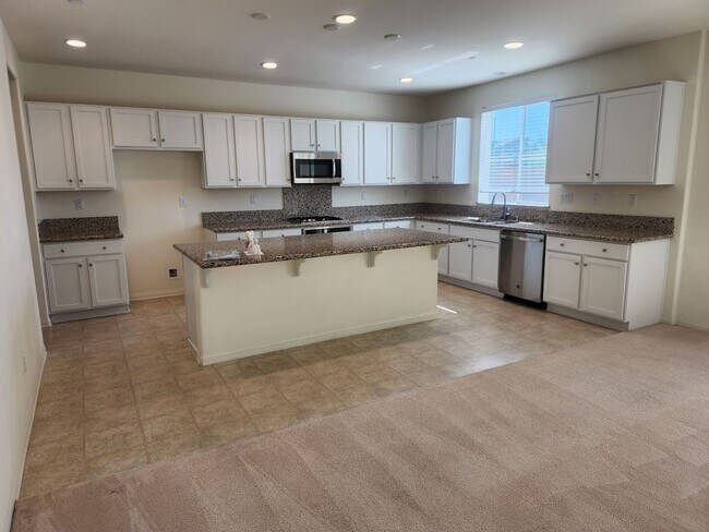 Foto del edificio - 36300 Golden Poppy Ln
